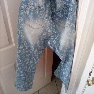 🎉Ash washed stretch women's Flower Jeans size 20 women's🎉